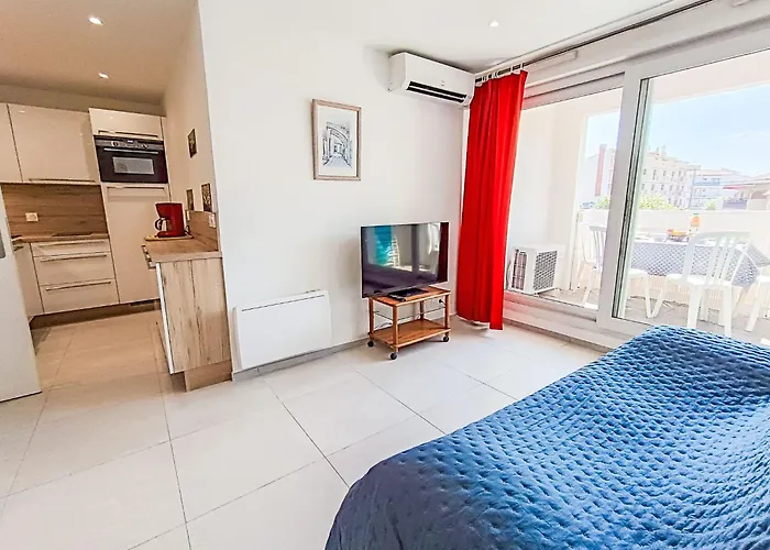 Daire Le Vieux Port-2 By Interhome Saint-Raphaël